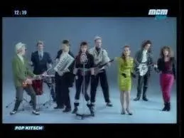 Ce groupe connaît le succès en 1987 avec la chanson "Tu dis que tu l'M".