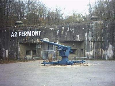 Dans quel dpartement se trouve le fort de Fermont, vestige de la ligne Maginot, vritable ville souterraine que sillonne un petit train sur 8 kilomtres ?