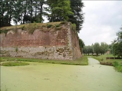 Quel département ne pourrez-vous rejoindre sans être obligé de passer par un autre en partant de celui du Nord ?