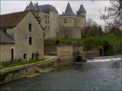 Des quatre départements suivants, lequel n'a pas de frontière commune à celui de la Charente ?