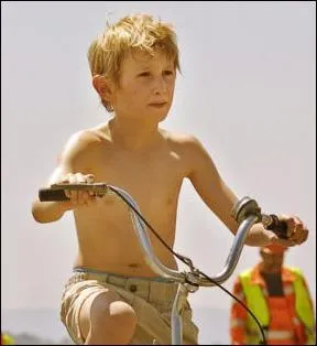 En 2008, il interprète le rôle de Julien dans le film "Home" d'Ursula Meier. Qui est-ce ?