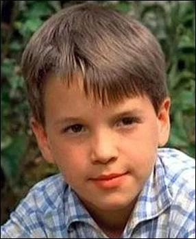 En 1987, il interprète le rôle de Louis dans le film "Le Grand Chemin". Qui est-ce ?