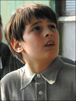 En 2010, il interprète le rôle de Roger dans le film "Mumu". Qui est-ce ?