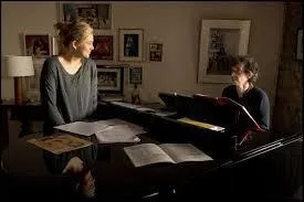 Il déclare le plus sérieusement du monde que cet artiste est à la variété française, ce que ...