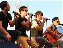 Qui est apparu dans Icarly ?