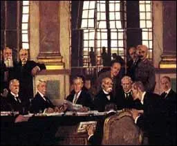 10 janvier 1920 : le traité de Versailles entre en application. Cherchez l'intrus :