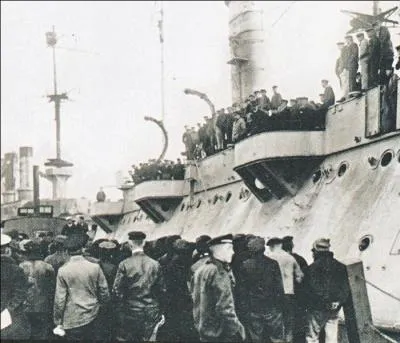 Le 28 octobre 1918, le haut commandement de l'armée ordonne une ultime sortie à la flotte allemande alors même que les armistices sont en cours de négociation. Où les marins vont-ils se mutiner ?