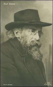 Qui est cet homme politique membre du Parti social-démocrate indépendant (USPD) dés 1917 qui a proclamé le premier la République à Munich le 8 novembre 1918 et qui sera assassiné par Arco Valey, un lieutenant de la garde, le 21 février 1919 ?