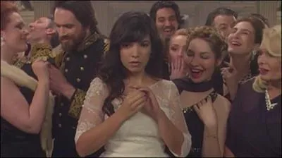 De quel clip d'Indila cette photo est-elle extraite ?