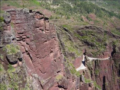 Dans quel département se trouvent les gorges de Daluis ?