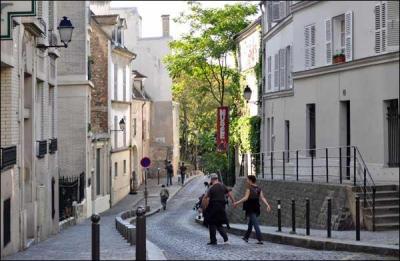 Quel changement est intervenu dans les rues de Paris en 1850 ?