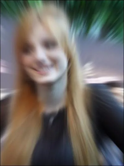 Qui se cache derrière cette image ?