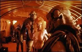 Sorti en 1997, ce film français de science-fiction, créé par Luc Besson, dure 126 minutes. Bruce Willis a joué dans ce film. De quel film est extraite cette scène ?