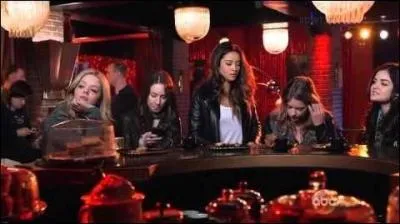 Qui se fait tirer dessus à la fin de la saison 4 ?