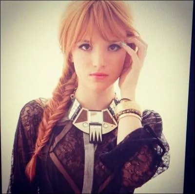 Bella Thorne joue dans :