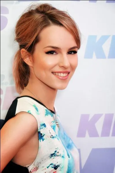 Bridgit Mendler fait partie de :