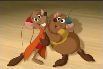 Quels sont les noms des deux souris qui accompagnent Cendrillon ?