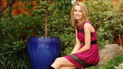 Teddy est-elle acceptée à l'université dans la saison 4 ?