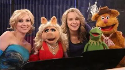 Dans le premier épisode de la saison 4, il y avait des invités, mais qui étaient-ils ?