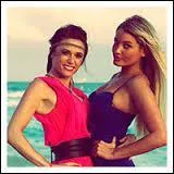 Quelle chanson a-t-elle parodiée avec " sa crevette" ?