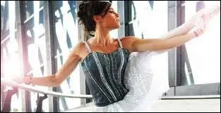 Quelle discipline pratique-t-elle depuis toute petite ?