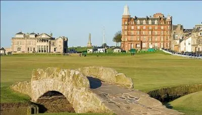 Il existe une étymologie populaire et officiellement rejetée pour le mot « golf », quelle est l'origine de ce mot ?