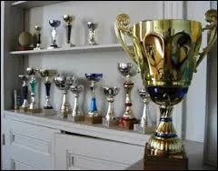 On s'accroche sur moi pour monter, qui suis-je ?