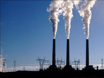 Selon Marx, qui possède les moyens de production ?