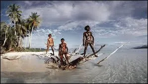 Toujours de manière approximative, la population de ce continent atteint environ (2014) :