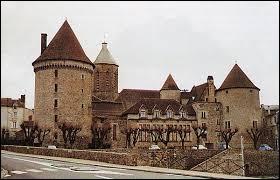 Nous partons visiter la ville médiévale de Bourganeuf, dans la Creuse. D'après-vos connaissances, dans quelle région devons-nous nous rendre ?