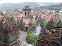 Nogent-le-Roi est une ville centriste située dans le département ...