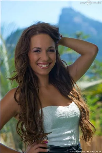 Je suis une jolie fille et je ne dévoile pas mes sentiments. Je suis certainement ...