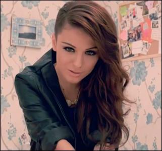 Quel âge a Cher Lloyd (mai 2014) ?