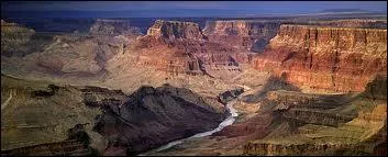 Bien s&ucirc;r, vous aurez reconnu le c&eacute;l&egrave;bre grand canyon. Mais dans quel Etat des Etats-Unis se trouve-t-il ?