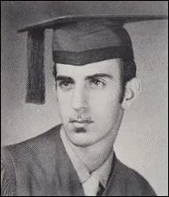 Célébration - N'étant que moyennement mégalomane, je fus tout de même assez étonné de cette marque de reconnaissance ! Laquelle ?