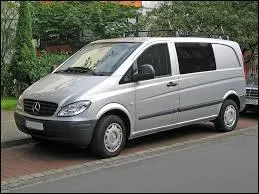 Ce "Vito" est un véhicule utilitaire de chez...