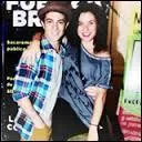 Avec quelle personne sort-il dans la série ?