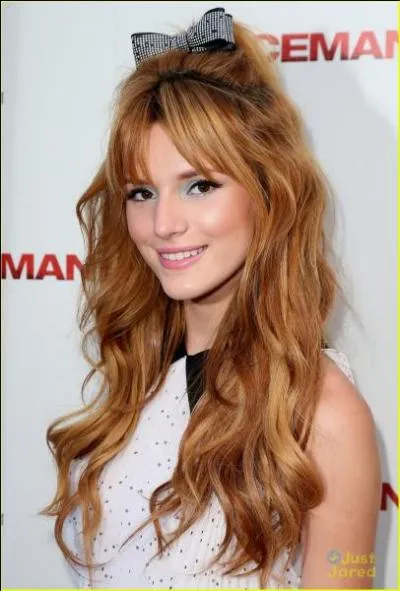 De quelle(s) série(s) et/ou téléfilm(s) passant sur Disney Channel Bella Thorne a-t-elle tenu un rôle important ?