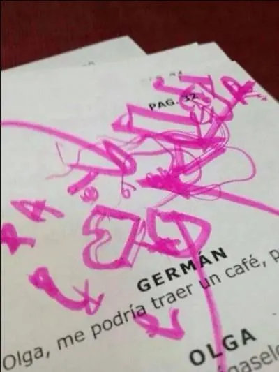 Pourquoi n'était-elle pas contente quand on lui a distribué son scénario de "Violetta 3" ?