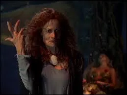 Comment les soeurs Halliwell parviennent-elles à vaincre la Néréide, dans la saison 5 ?