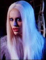 En mal d'amour pour Cole, Phoebe se transformera :