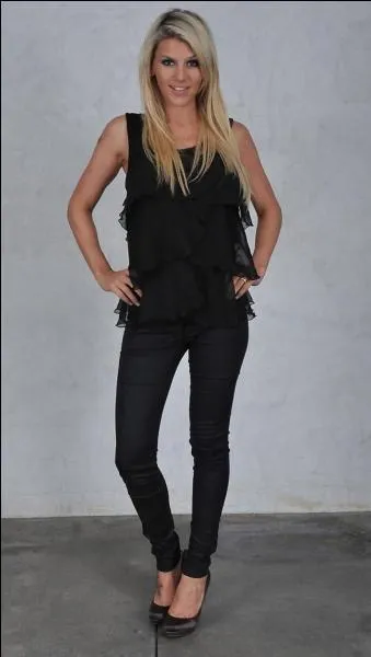 Elle est Belge et a participé à plusieurs saisons des "Anges" :