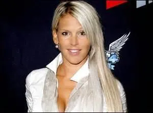 Comment s'appelle cette fille ?