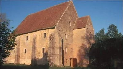 Mamers, petite ville de la Sarthe située près de la forêt de Perseigne a un air noble et sévère, elle est la capitale d'un petit pays :
