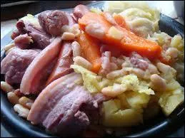 Lequel de ces légumes ne rentre pas dans la composition de la potée lorraine traditionnelle ?