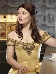 Dans l'épisode "La Belle et la Bête" de la saison 1, quel est l'objet que Belle a abimé ?