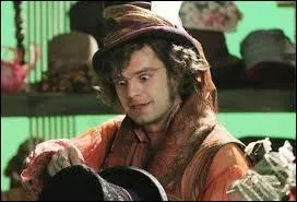 Dans l'épisode avec le Chapelier Fou, pourquoi Régina part-elle au pays des merveilles ?