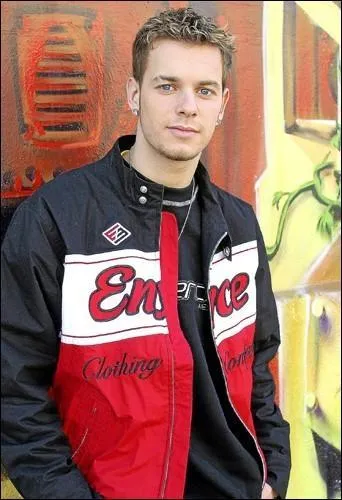 Comment s'appelle son frère ?