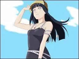 Elle est suivie d'une de ses amies les plus proches, j'ai nommé Hinata :