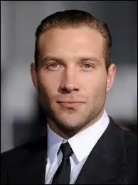 J'incarne Eric, le leader sadique des Audacieux. Je suis :